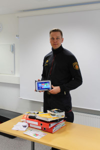 Palomies Kimmo Koskinen teki aloitteen Pirkanmaan pelastuslaitoksella tablettitietokoneen testaamisesta pelastusyksikön toiminnan tukena.