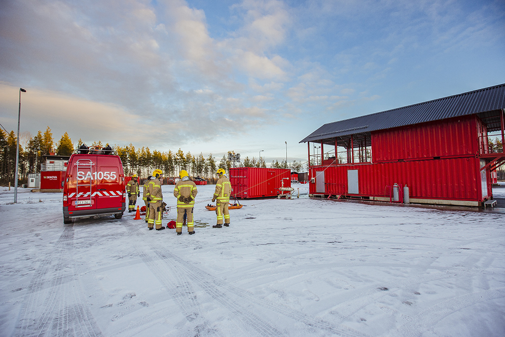 Muun muassa pelastuslaitos harjoittelee säännöllisesti Porissa sijaitsevalla Länsi-Suomen harjoitusalueella. (Kuva: Teemu Heikkilä)
