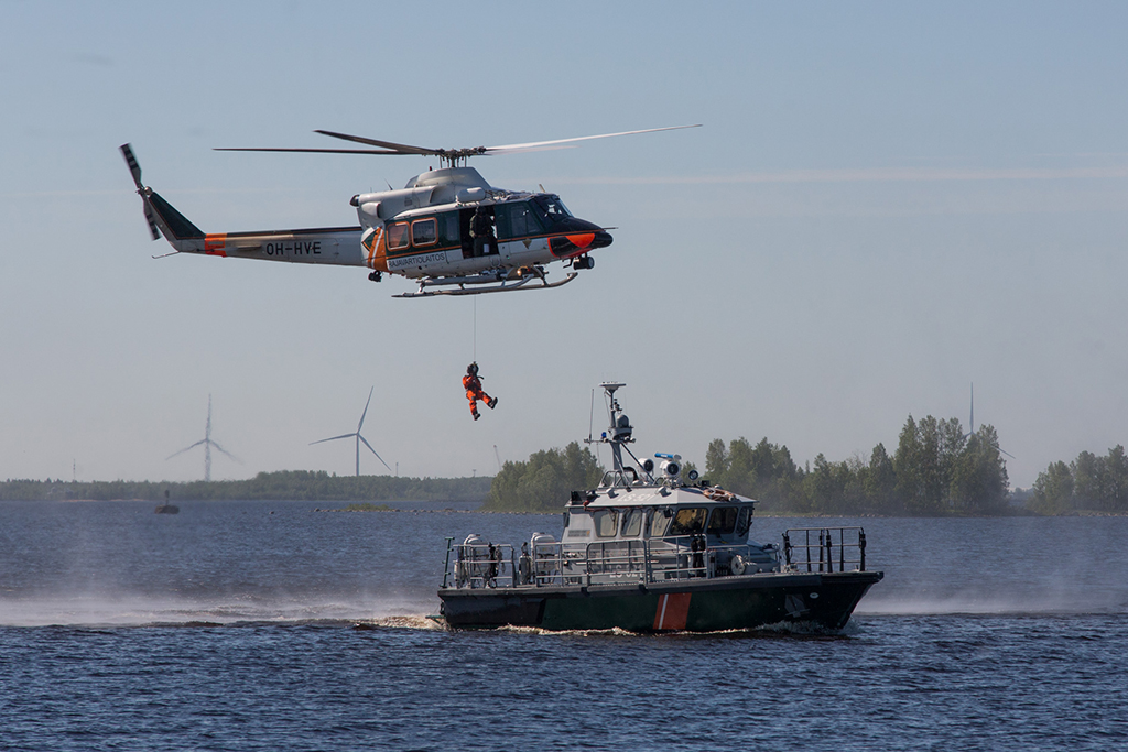 Venevinssausnäytöksestä huolehti Rovaniemellä jatkuvaa meripelastusvalmiutta ylläpitävä vartiolentolaivue.