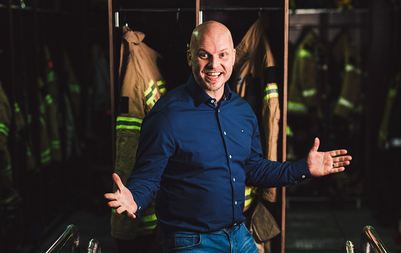 Saku Sutelainen riemuitsee, että työhyvinvoinnin kannalta hyvää asiaa jatketaan. Näistä ansioistaan hänet valittiin myös vuoden palomieheksi vuonna 2019.