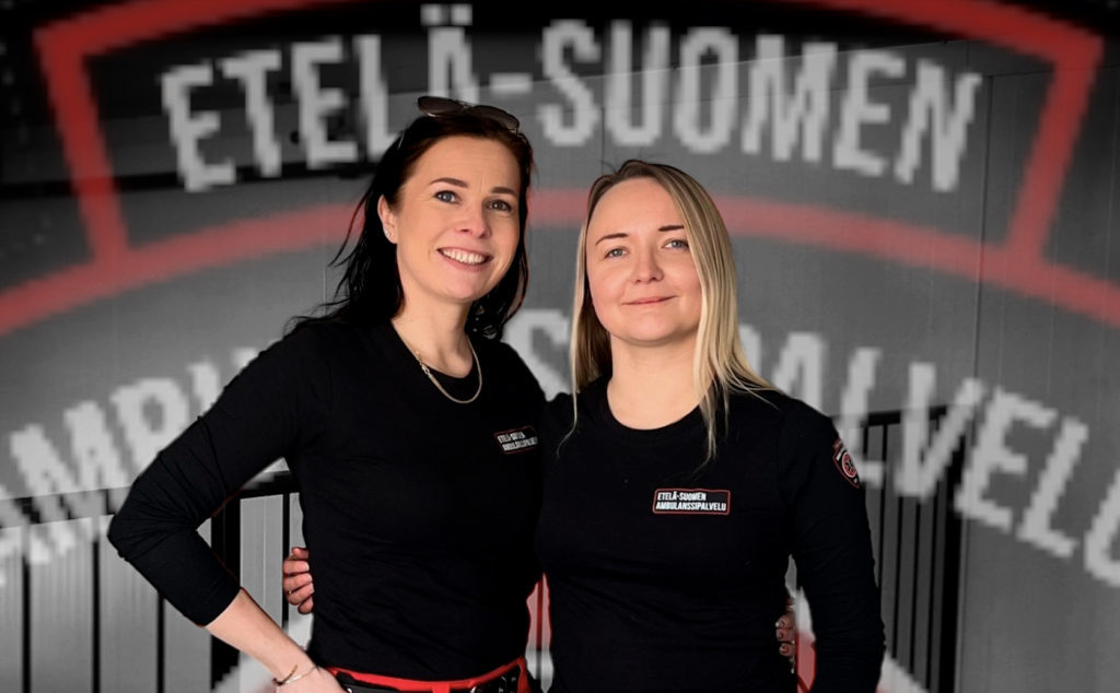 Etelä-Suomen ambulanssipalvelun yrittäjät Annika Peisa ja Jessica  Lindström ovat siskoksia ja molemmilla on pitkä kokemus potilaskuljetustyöstä.