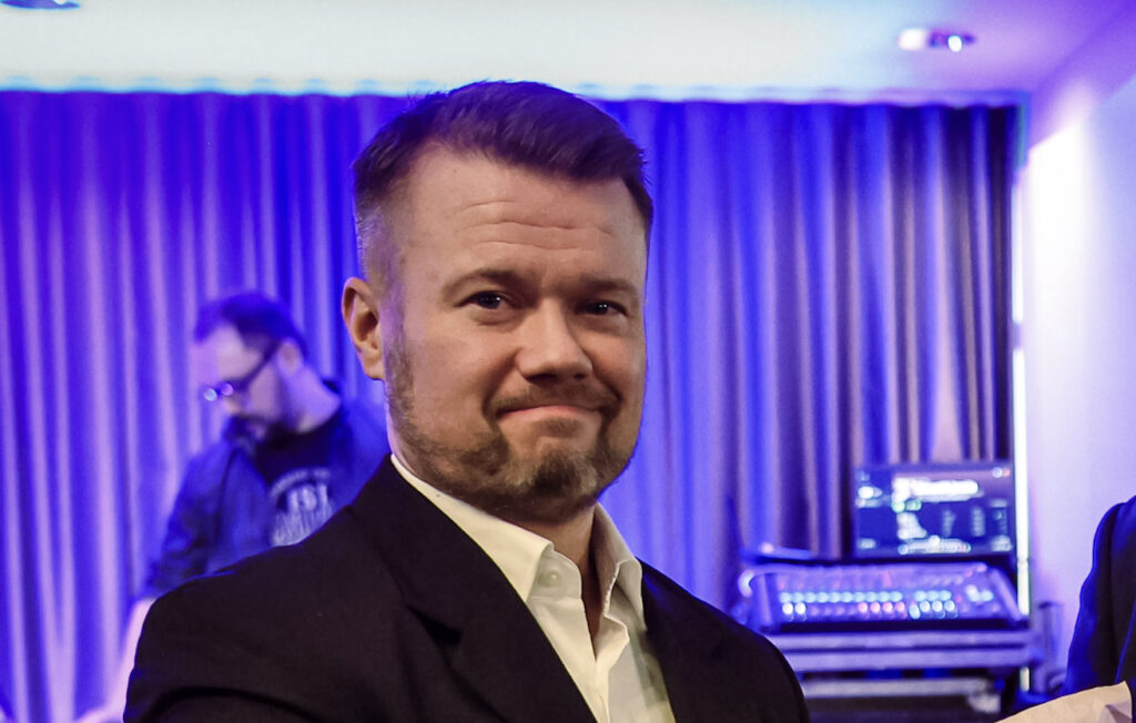 Jukka Kettunen sai Pro Janne Lindström -tunnustuksen FinnEM konferensissa Oulusssa.