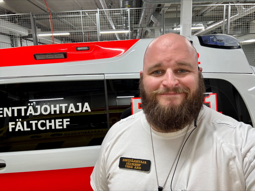 Vaasassa päivystänyt Pohjanmaan hyvinvointialueen ensihoidon kenttäjohtaja Vesa Aro kirjoitti työvuorostaan lokikirjan. Työaika 8:00-21.00.