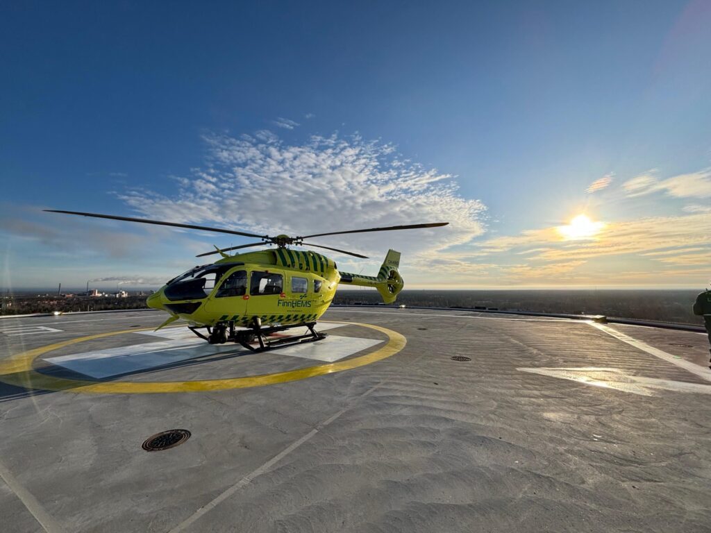 Oulun yliopistollisen sairaalan helikopterikenttä täyttää uudet vaatimukset.