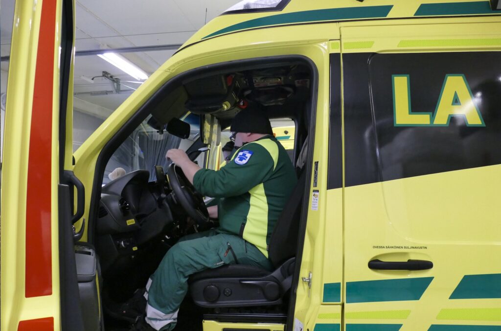 Lapin hyvinvointialueella Länsi-Pohjassa on asetettu yksi ambulanssi lisää valmiuteen. Lisää on ehkä tulossa.