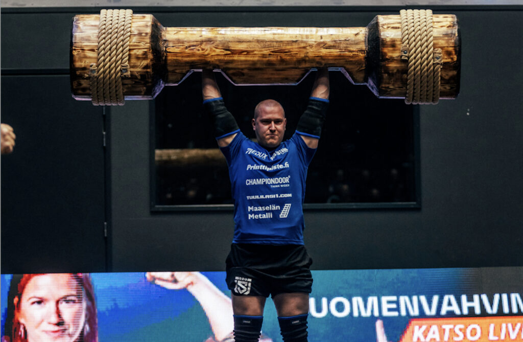 Palomies Joonas Manninen voitti ensimmäisen 90-kiloisille järjestetyn Suomen vahvin kilpailun.