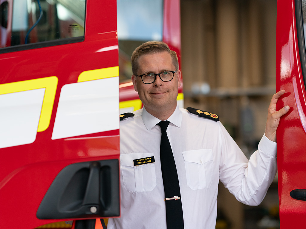 Lapin pelastusjohtaja Markus Aarto ihmettelee, mihin tarvitaan uutta Lupa- ja valvontavirastoa. Sen tehtävät voitaisiin hoitaa kustannustehokkaammin ilman uutta valtakunnallista virastoa.