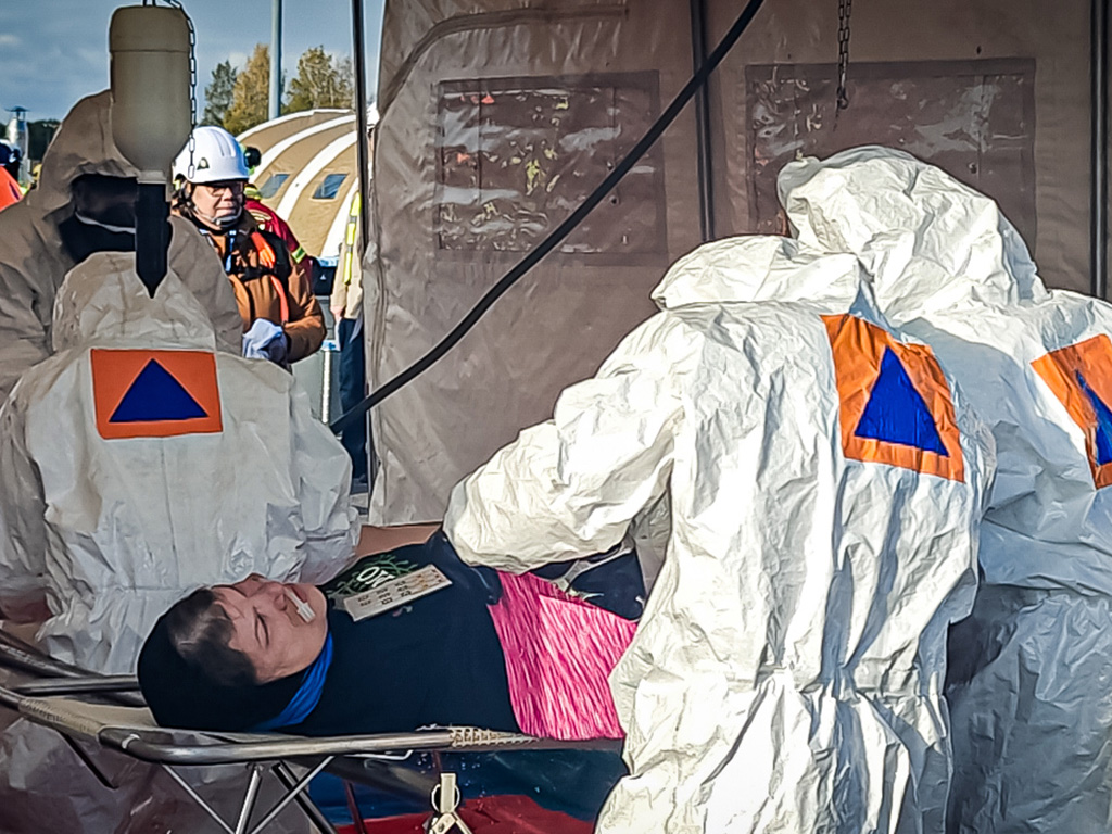 Viime syksynä (2025) Oulussa järjestetyssä Rescue Borealis -harjoituksessa käytiin läpi erilaisia SURO- ja CBRNE-tilanteita. Kuva: Dimitri Lisitsyn