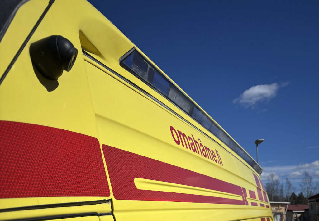 Kanta-Hämeen pelastuslaitoksen ambulansseissa ja pelastusyksiköissä on tilannepaikkaa kuvaavia kameroita. Tallenteiden tarkastelu on tarkoin säänneltyä.
