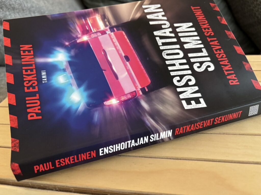 Paul Eskelisen Ensihoitajan silmin - ratkaisevat sekunnit -teos kertoo ensihoitajan työstä mutta myös ensihoitotyön historiasta.