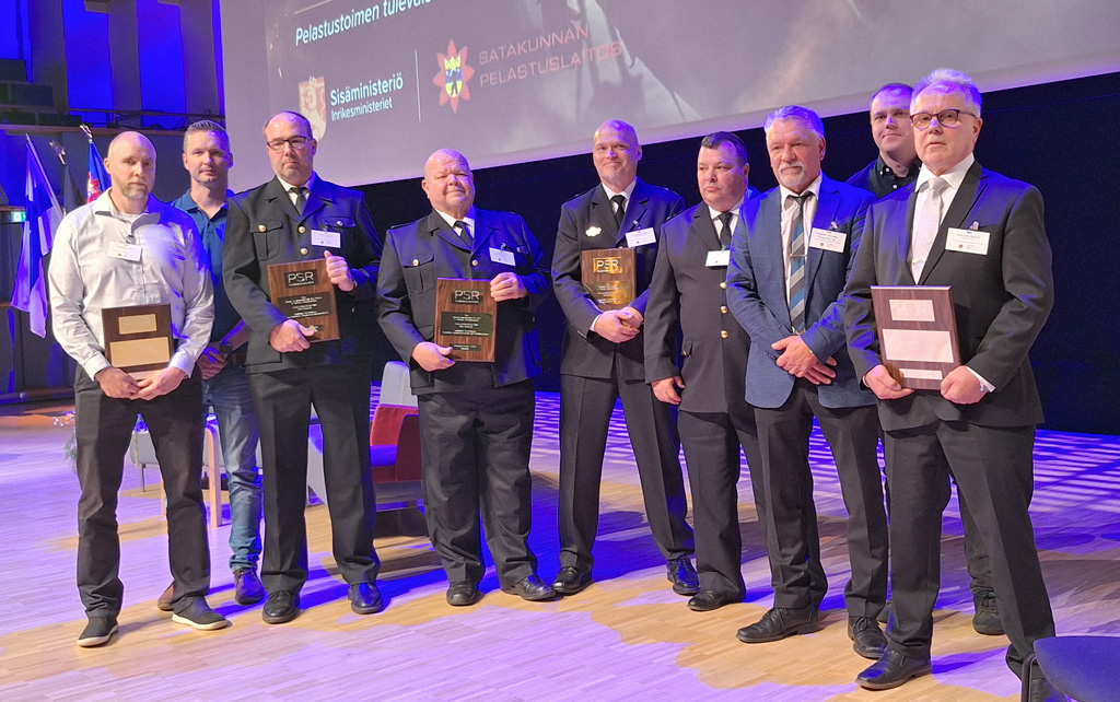 Palosuojelurahaston Innovaatiopalkinnon saajat palkittiin Porissa Pelastustoimen ajankohtaispäivillä. Kuva: Esa Aalto.